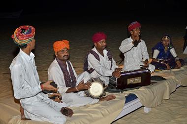 03 Rajasthani_Gypsy_folk_dance,_Goa_DSC6215_b_H600